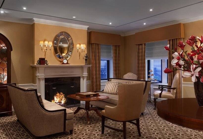 스위트 킹사이즈 침대, Fairmont Copley Plaza