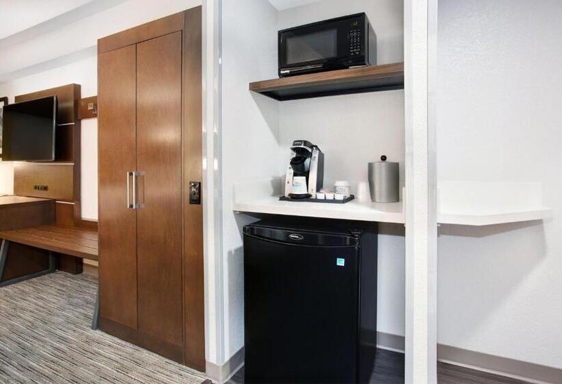 适合残疾人士使用的带超级大床的标准间, Holiday Inn Express Exton   Great Valley, An Ihg