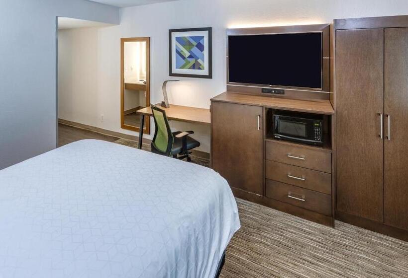 适合残疾人士使用的带超级大床的标准间, Holiday Inn Express Exton   Great Valley, An Ihg