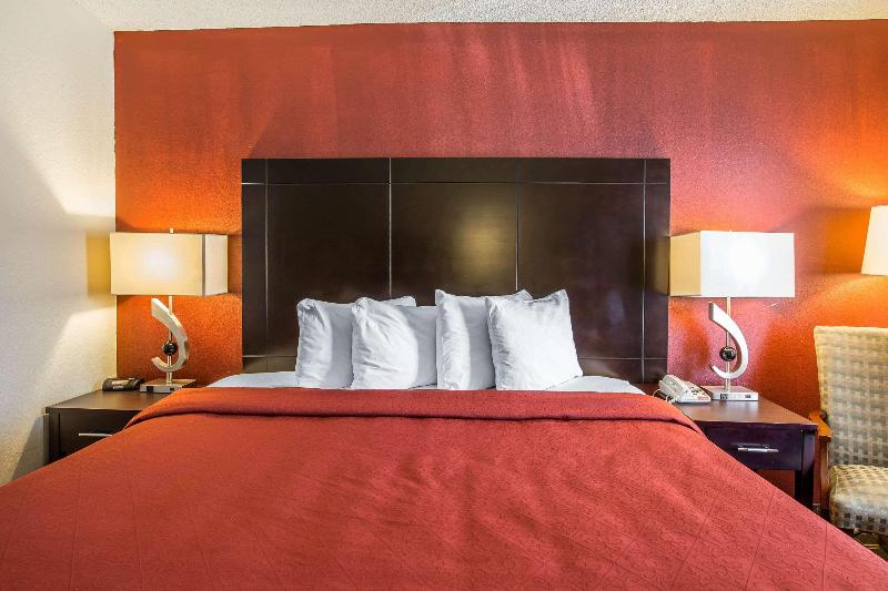 Quarto Estandar Cama King, Quality Inn