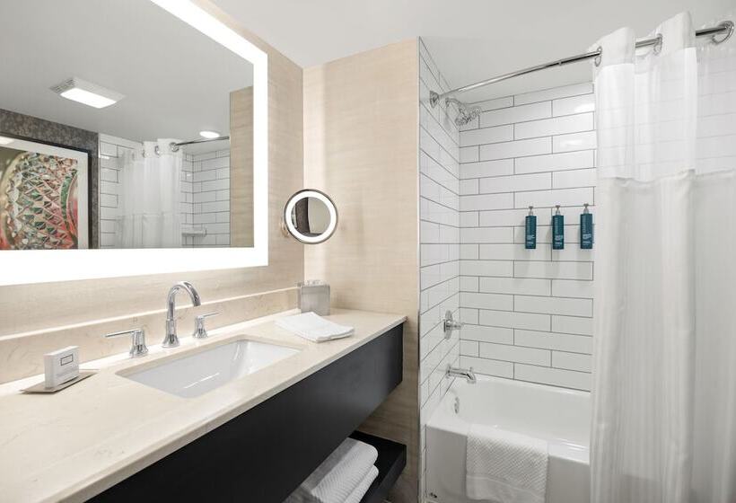 2ダブルベッドのスタンダードルーム, Radisson Hotel Corning