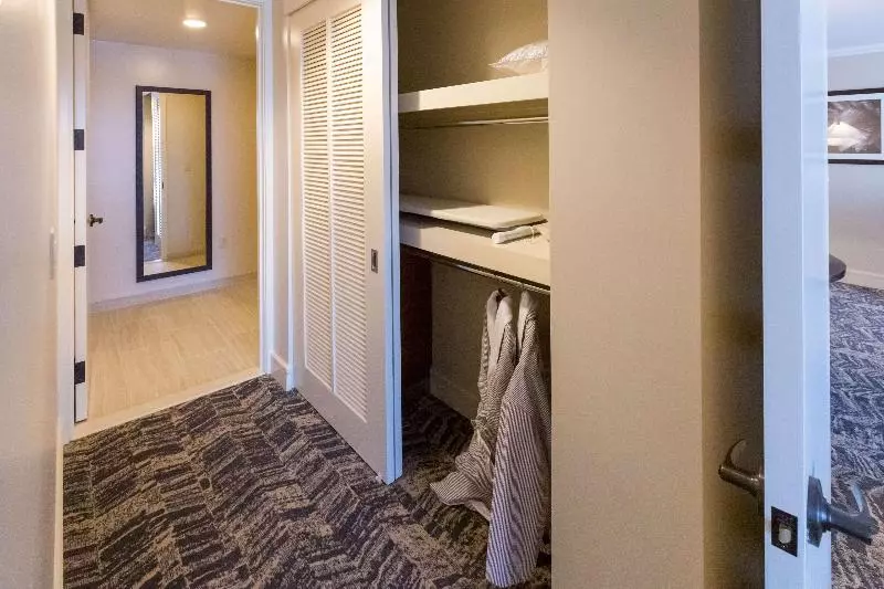 اتاق سوپریور با تخت بزرگ, Red Roof Inn Indianapolis East
