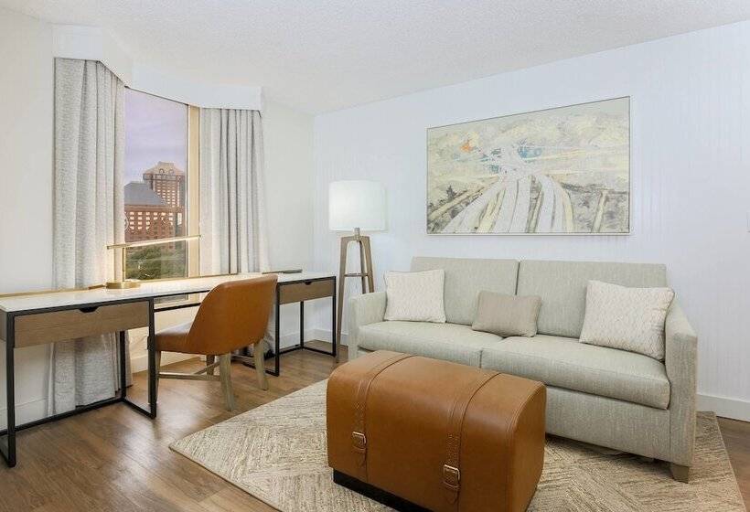 带阳台套房, Sheraton Suites Market Center Dallas