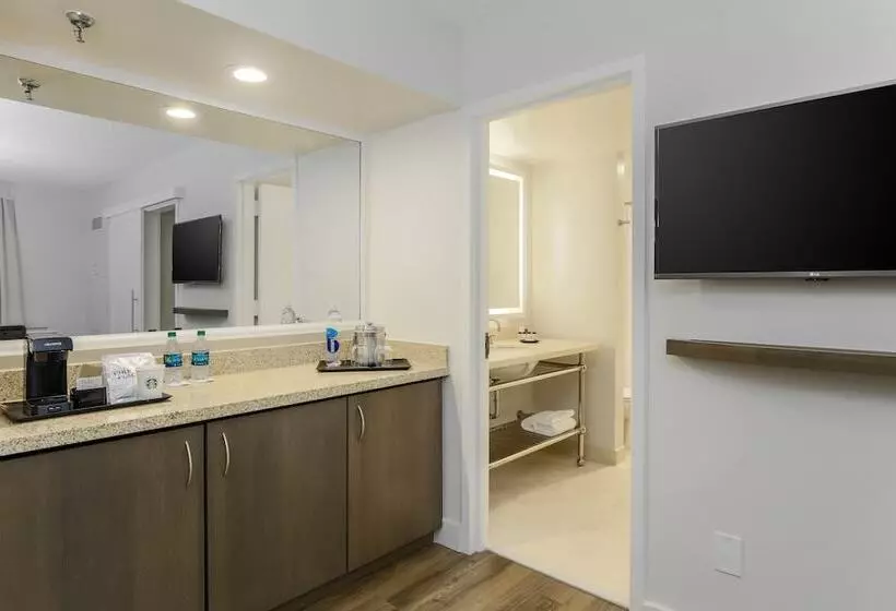 ２ベッドスイートルーム, Sheraton Suites Market Center Dallas
