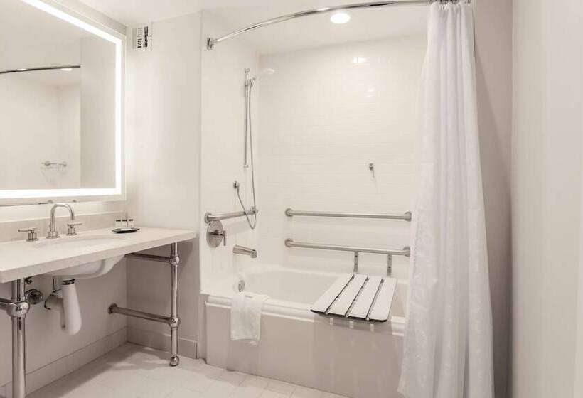 带阳台套房, Sheraton Suites Market Center Dallas