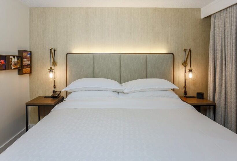 带阳台套房, Sheraton Suites Market Center Dallas