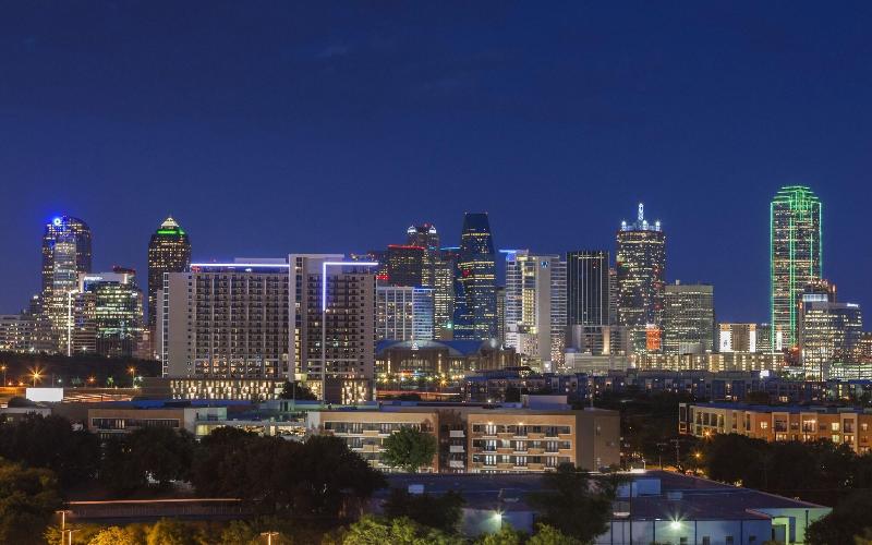 带大床的套房, Sheraton Suites Market Center Dallas