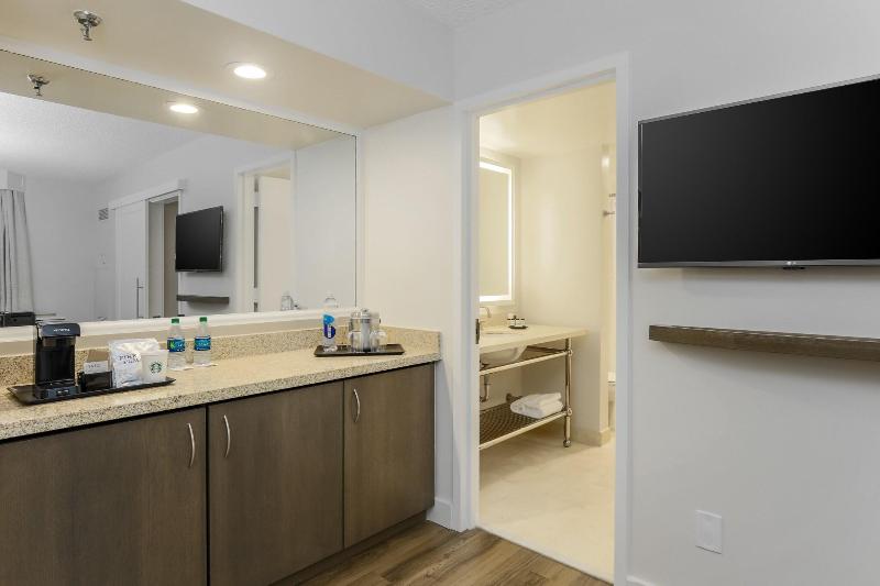 带大床的套房, Sheraton Suites Market Center Dallas