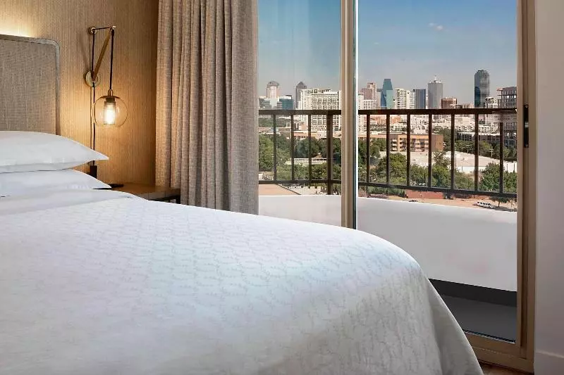 キングサイズベッドのスイートルーム, Sheraton Suites Market Center Dallas