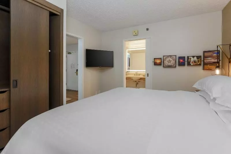 ２ベッドスイートルーム, Sheraton Suites Market Center Dallas