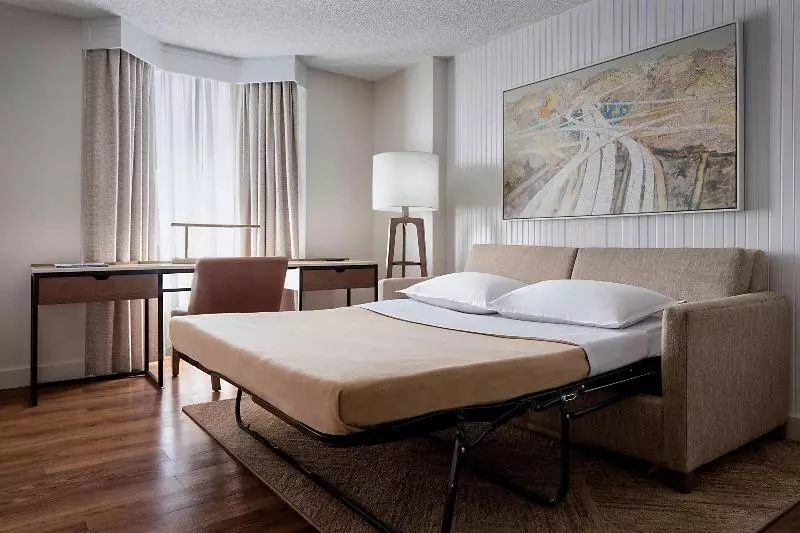 クイーンサイズベッドのスイートルーム, Sheraton Suites Market Center Dallas