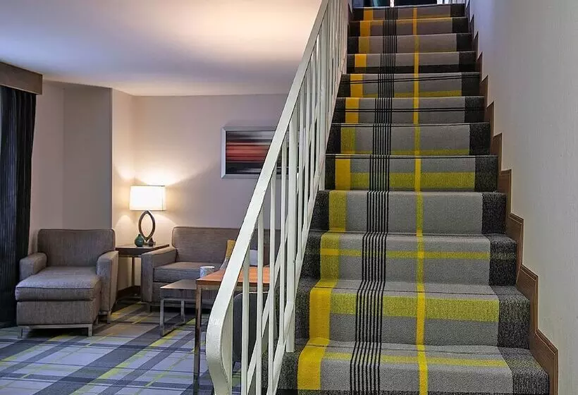 سوییت, The Wayfarer San Luis Obispo, Tapestry Collection By Hilton