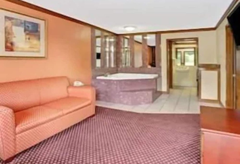 جناح, Travelodge By Wyndham Sellersburg / Louisville North