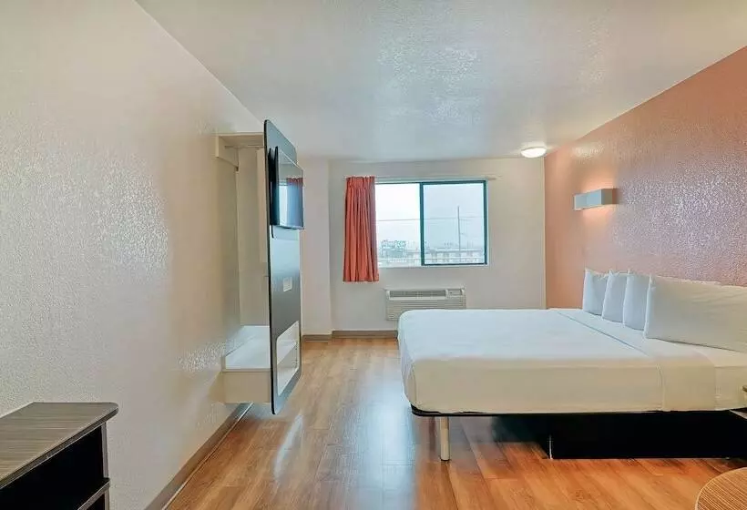 اتاق استاندارد برای معلولان, Motel 6 Los Angeles, Ca   Los Angeles   Lax