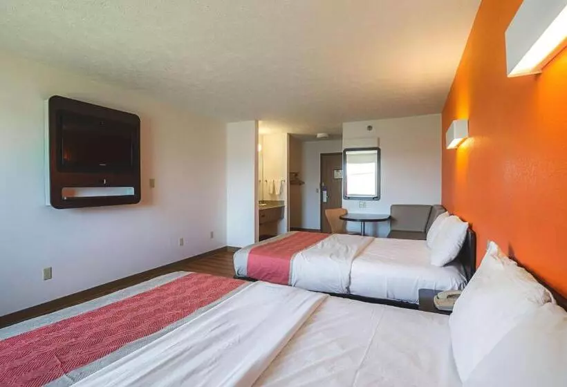 スタンダード４人部屋, Motel 6 Omaha   Iat West