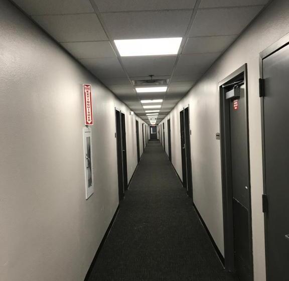 חדר דחוקס עם מיטת קינג, Baymont Inn And Suites By Wyndham Columbus / Near Osu