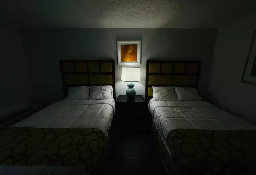 ２ダブルベッドのスタンダードルーム, Baymont Inn And Suites By Wyndham Columbus / Near Osu