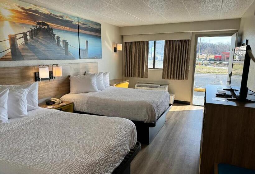 Номер Deluxe, Days Inn By Wyndham Cloverdale Greencastle