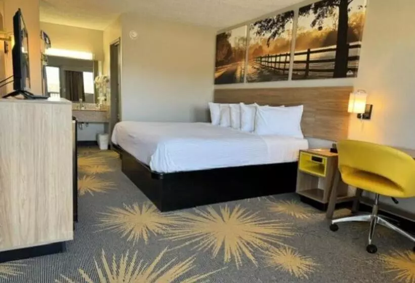 キングサイズベッドのスタンダードルーム, Days Inn By Wyndham Cloverdale Greencastle