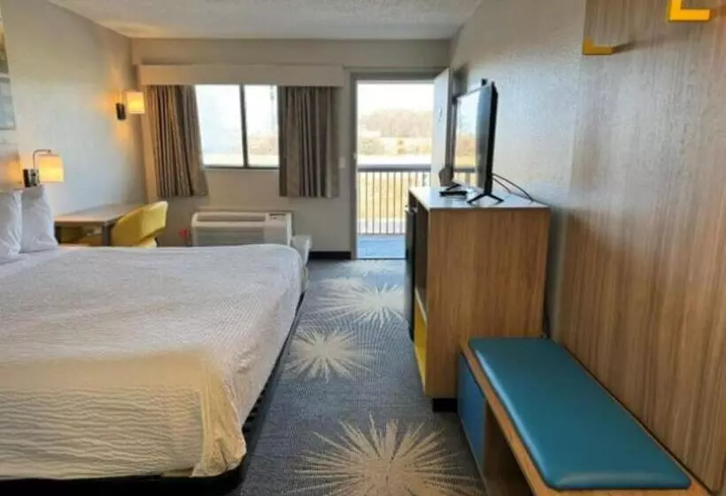 キングサイズベッドのスタンダードルーム, Days Inn By Wyndham Cloverdale Greencastle