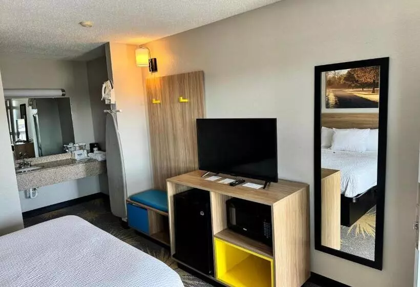 スタンダードルーム, Days Inn By Wyndham Cloverdale Greencastle