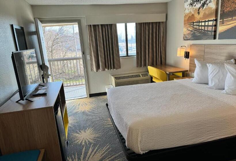 Номер Стандарт, Days Inn By Wyndham Cloverdale Greencastle
