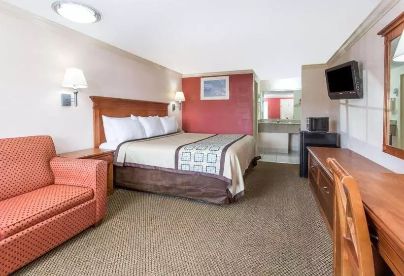 キングサイズベッドのスイートルーム, Days Inn By Wyndham Virginia Beach Town Center