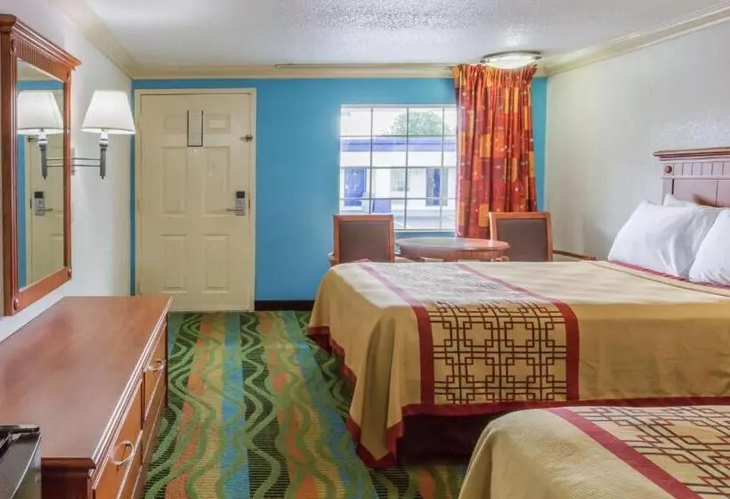 ２ダブルベッドのスタンダードルーム, Days Inn By Wyndham Virginia Beach Town Center