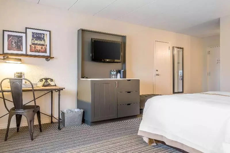 キングサイズベッドのスタンダードルーム, Doubletree By Hilton  Deerfield Beach  Boca Raton