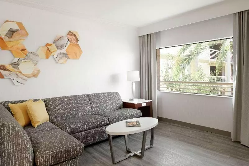 سوئیت با تخت بزرگ, Doubletree Suites By Hilton Phoenix