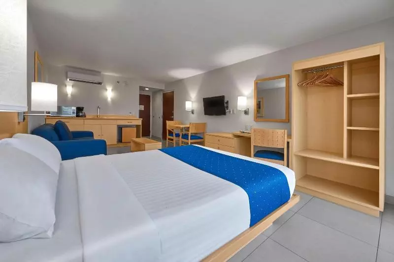 سوئیت برای معلولان, Doubletree Suites By Hilton Phoenix