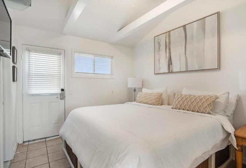 شقة غرفة واحدة, Driftwood Resort On The Ocean