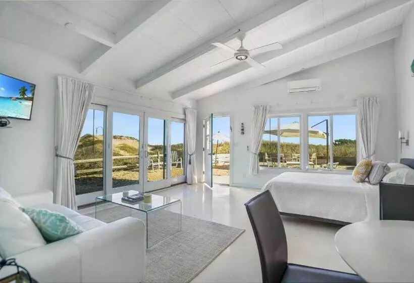 デラックススタジオ, Driftwood Resort On The Ocean