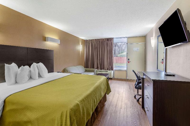 غرفة قياسية سرير كينج, Econo Lodge Civic Center