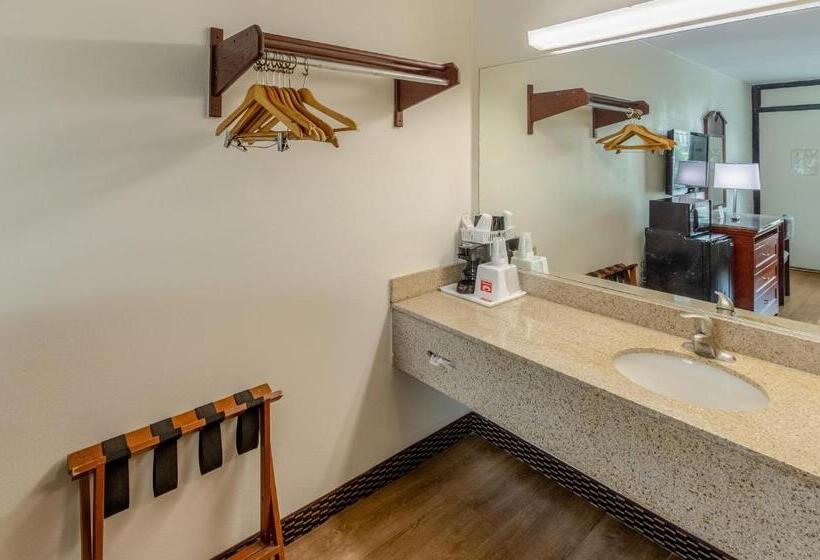 Номер Стандарт, Econo Lodge