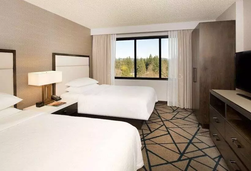 ２ダブルベッドのスタンダードルーム, Embassy Suites By Hilton Portland Tigard