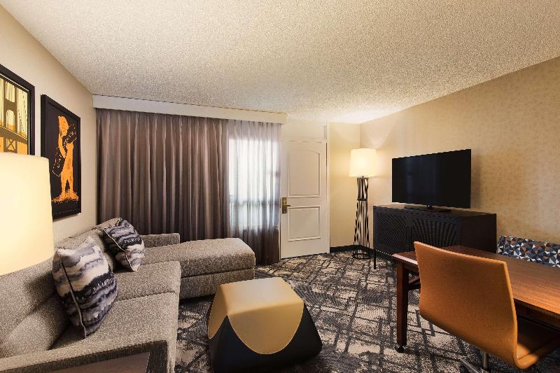 Люкс Кровать Кинг, Embassy Suites San Francisco Airport   South San Francisco