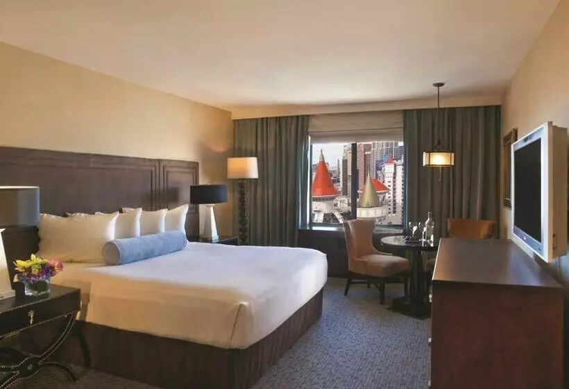 اتاق استاندارد با تخت بزرگ, Excalibur Hotel & Casino