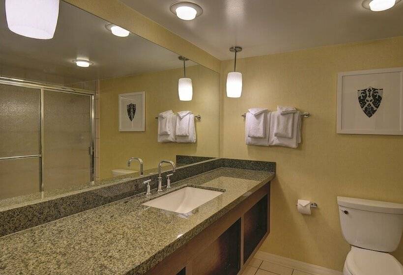 اتاق استاندارد با تخت بزرگ, Excalibur Hotel & Casino