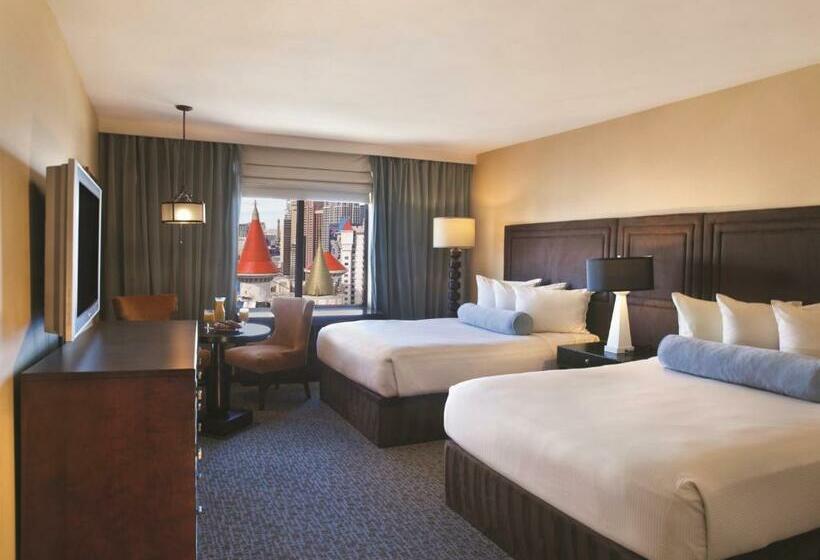 اتاق استاندارد با چشم‌انداز, Excalibur Hotel & Casino
