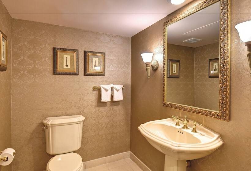 سوییت لوکس, Excalibur Hotel & Casino