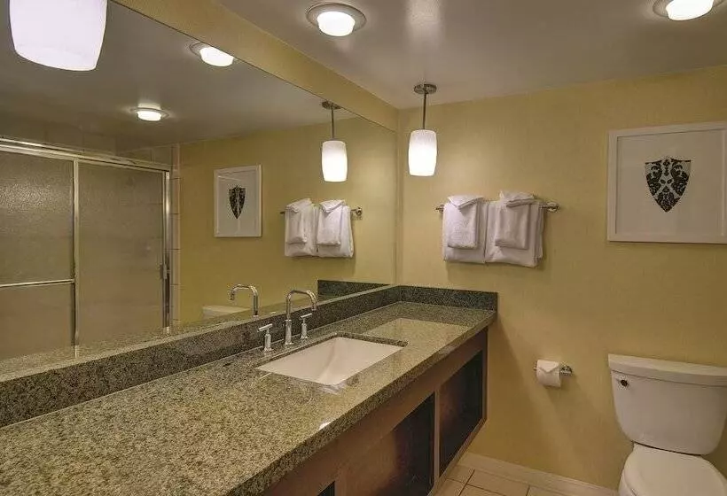 اتاق استاندارد با تخت دو نفره بزرگ, Excalibur Hotel & Casino