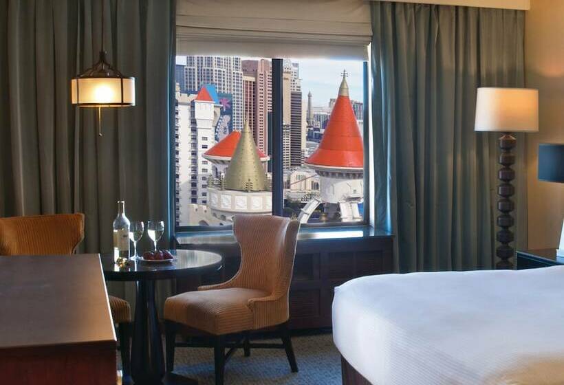 اتاق استاندارد با تخت دو نفره بزرگ, Excalibur Hotel & Casino
