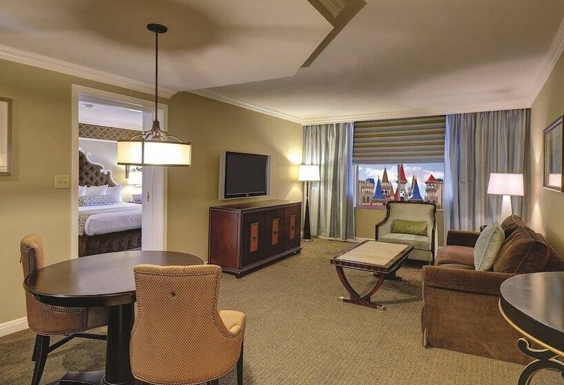 سوییت لوکس, Excalibur Hotel & Casino
