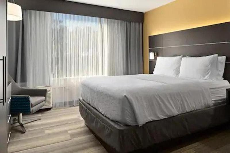 Стандартный Номер Кровать Кинг, Holiday Inn Express   Atlanta Kennesaw, An Ihg