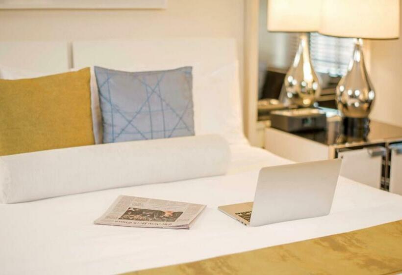 اتاق لوکس با تخت بزرگ, 70 Park Avenue