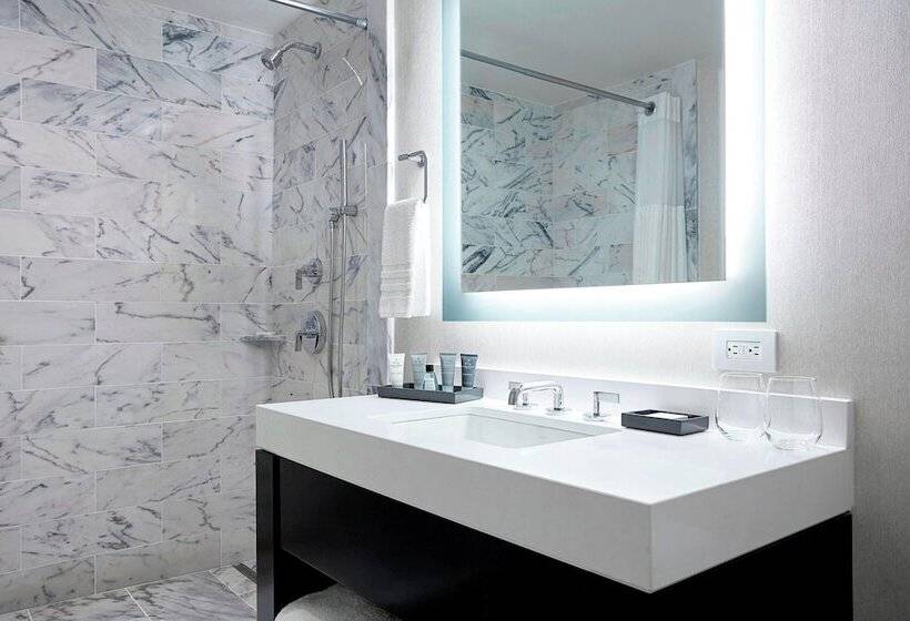 سوییت, Jw Marriott Essex House New York