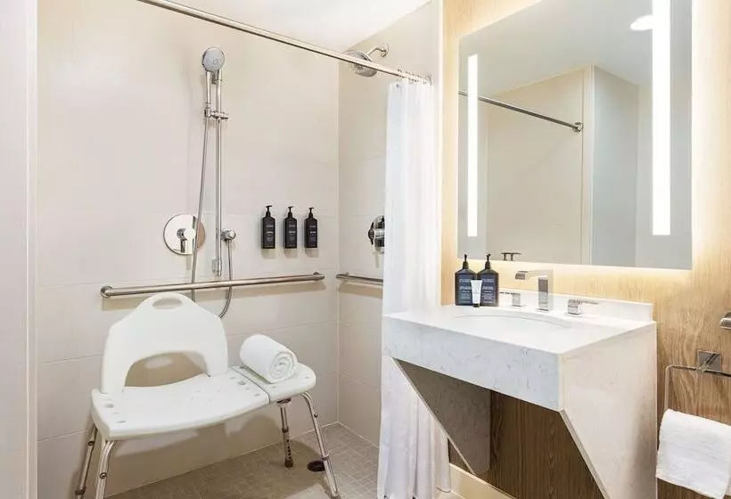 سوئیت برای معلولان, Sheraton Suites Chicago O'hare