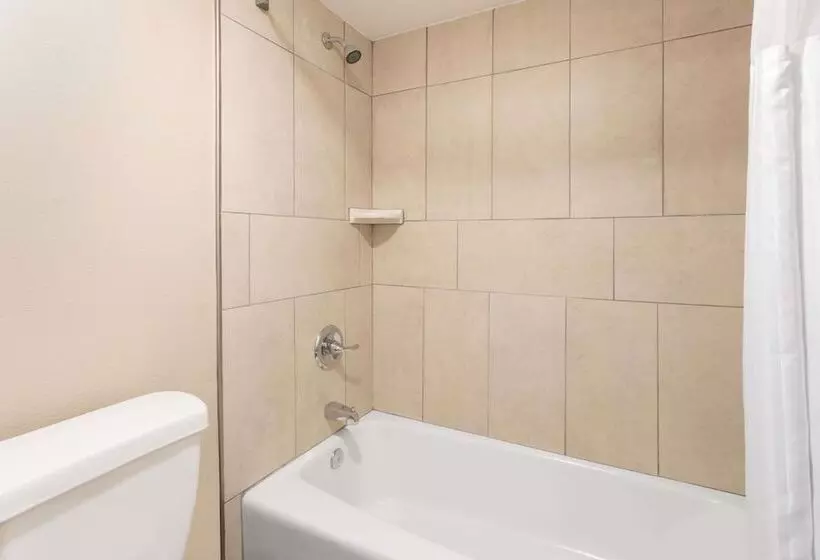 اتاق استاندارد با 2 تخت دوبل, Super 8 By Wyndham Asheville Airport