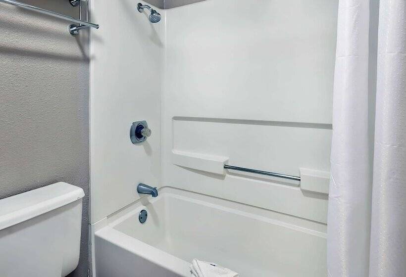 اتاق استاندارد با 2 تخت دوبل, Motel 6milwaukee, Wi  Glendale